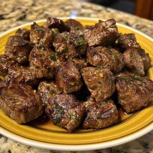 30-Minute, Flavorful Garlic Butter Steak Bites Crockpot