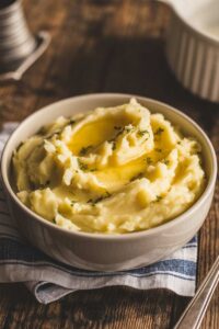 Flavorful, Hearty Mashed Potatoes Thanksgiving Recipe